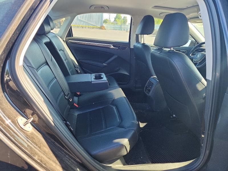 2016 VOLKSWAGEN PASSAT SE SE 10