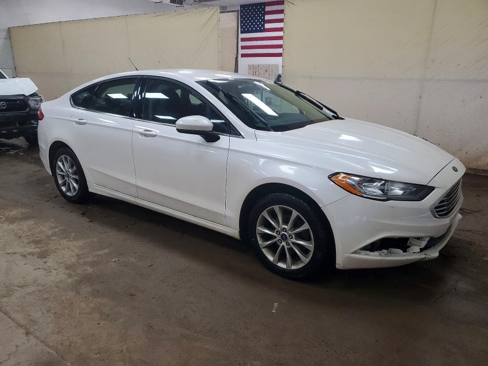 2017 FORD FUSION SE 4