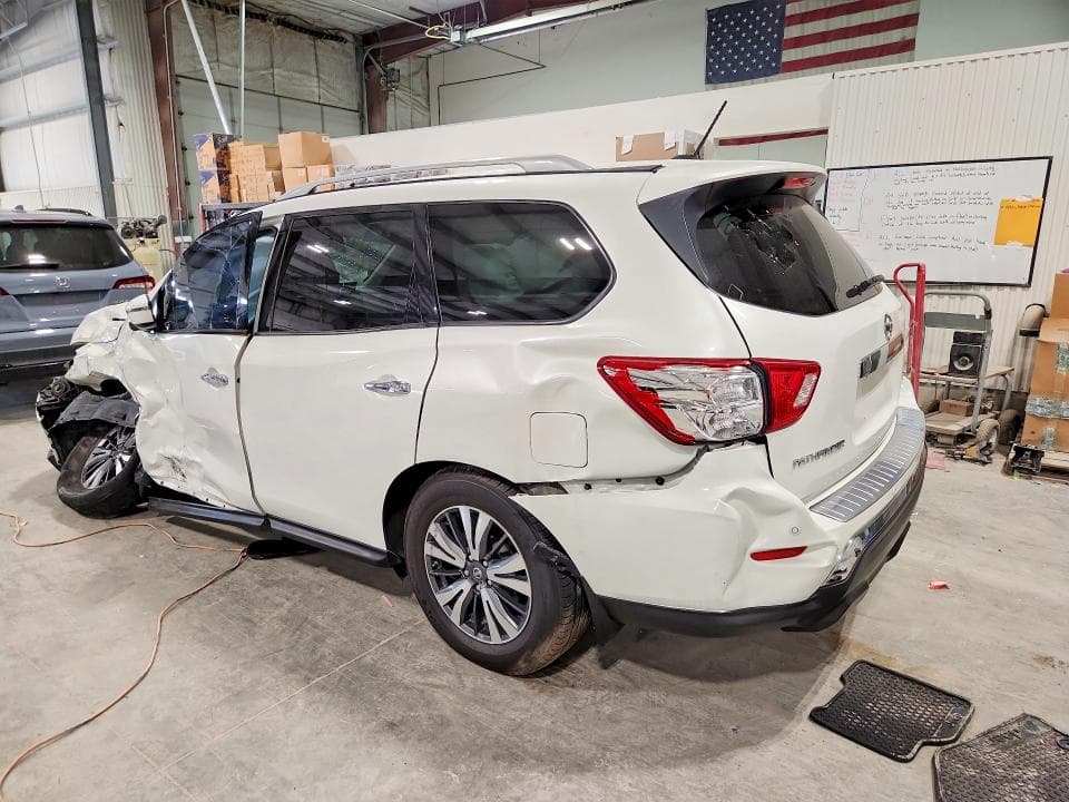 2018 NISSAN PATHFINDER SV 2