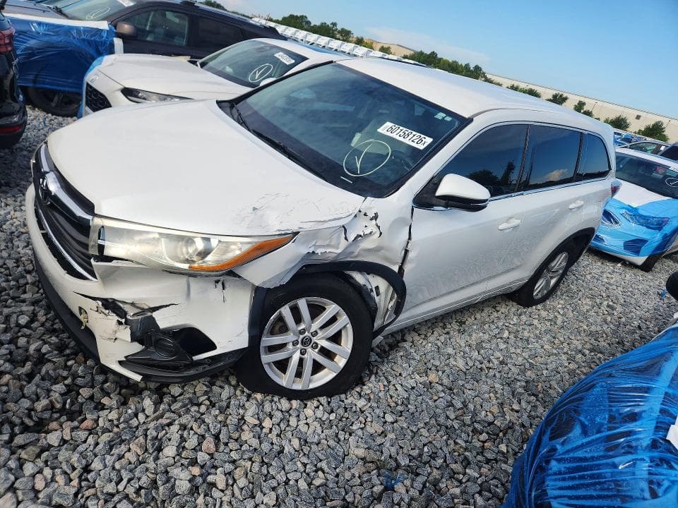 2016 TOYOTA HIGHLANDER LE