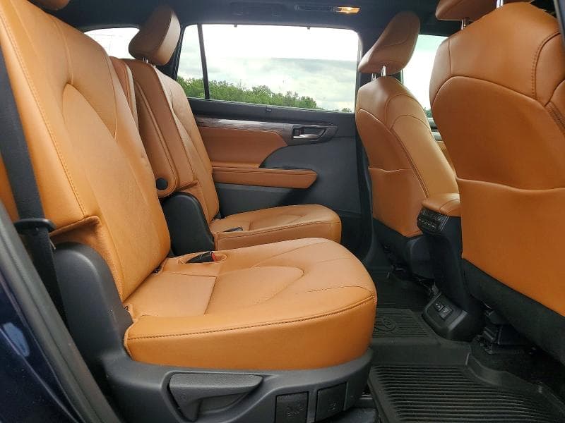 2026 TOYOTA HIGHLANDER HYBRID XLE 11