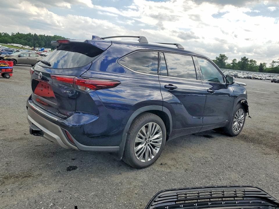 2026 TOYOTA HIGHLANDER HYBRID XLE 3