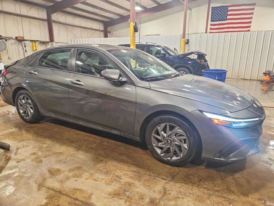 2024 HYUNDAI ELANTRA SEL SEL 4