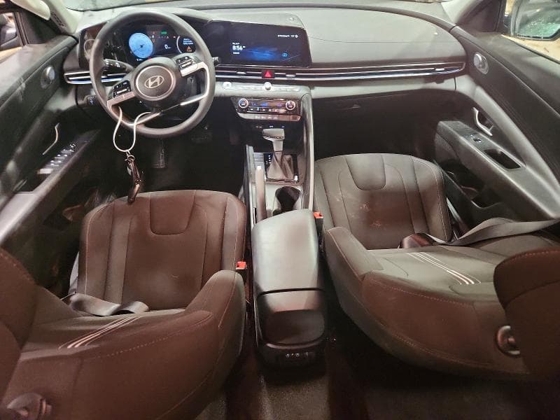 2024 HYUNDAI ELANTRA SEL SEL 8