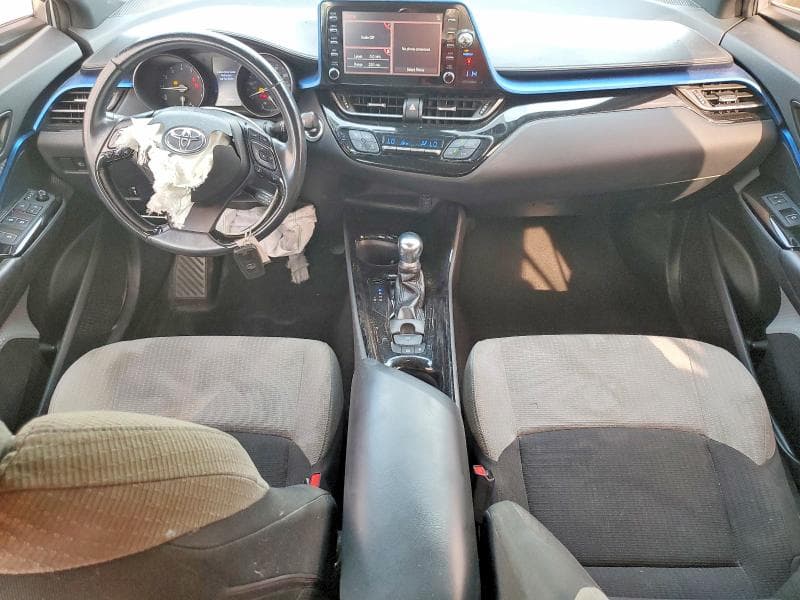 2019 TOYOTA C-HR XLE 8