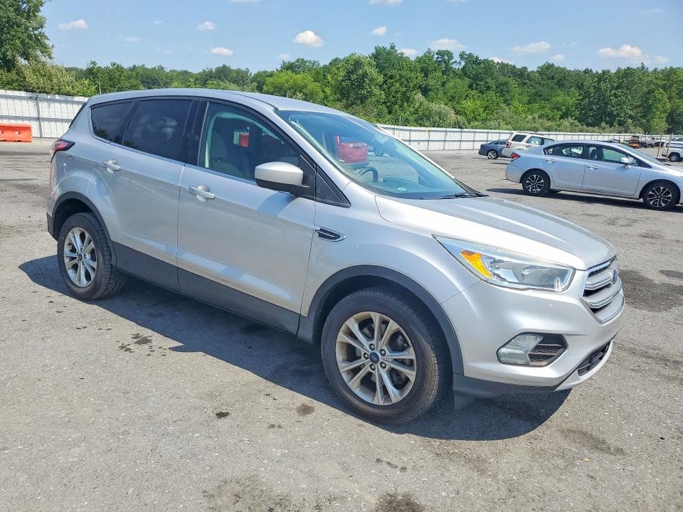 2017 FORD ESCAPE SE 4