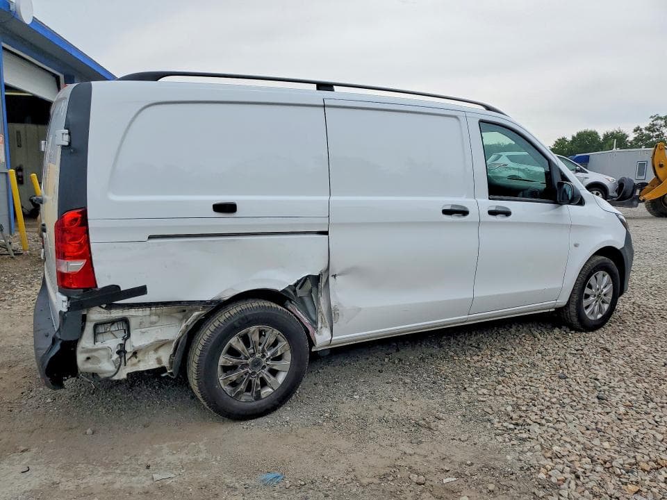 2022 MERCEDES-BENZ METRIS 3
