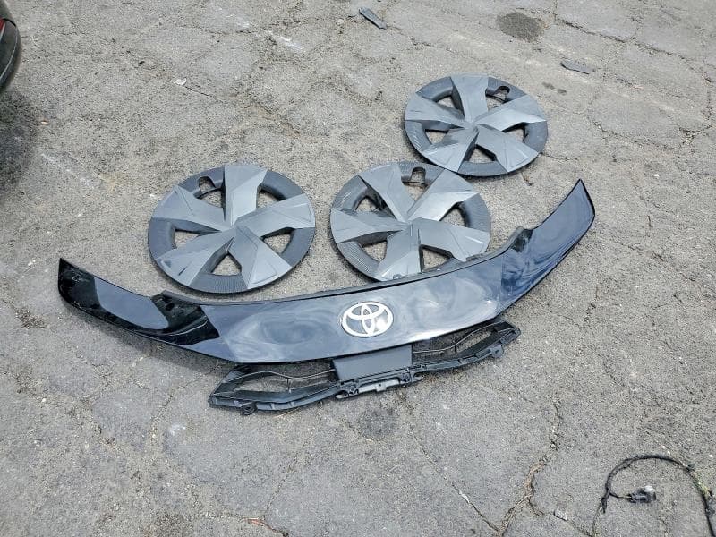 2023 TOYOTA PRIUS XLE 12