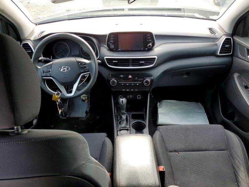 2020 HYUNDAI TUCSON SE 8