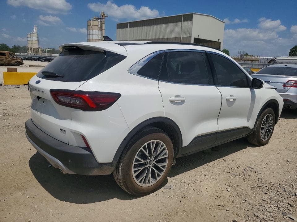 2026 FORD ESCAPE 3
