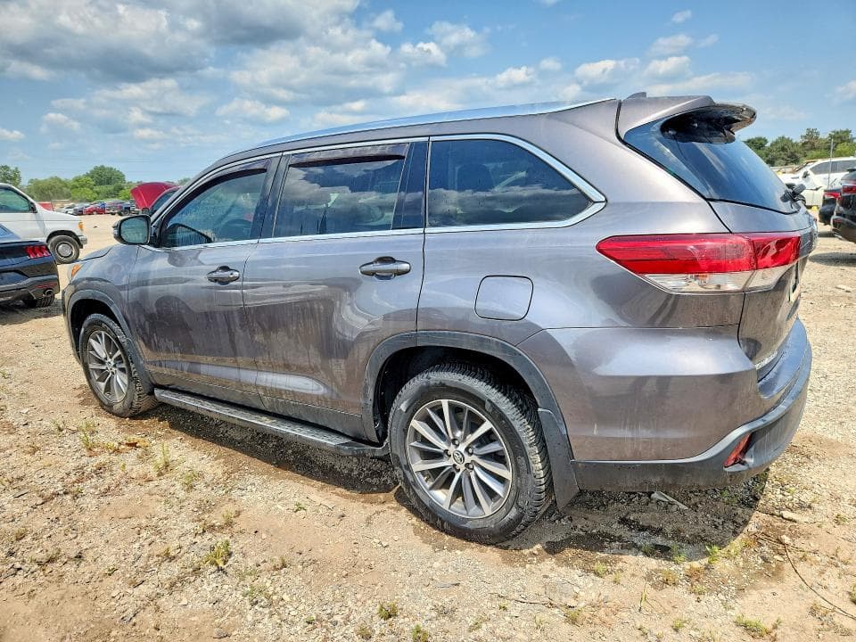 2019 TOYOTA HIGHLANDER XLE 2