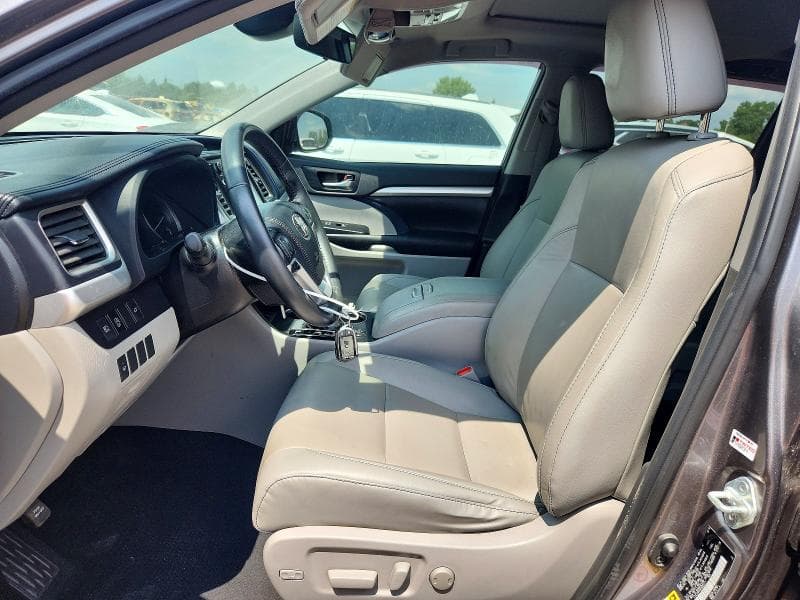2019 TOYOTA HIGHLANDER XLE 7