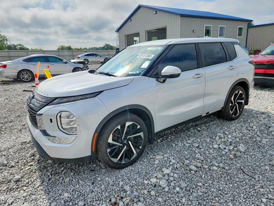 2022 MITSUBISHI OUTLANDER ES