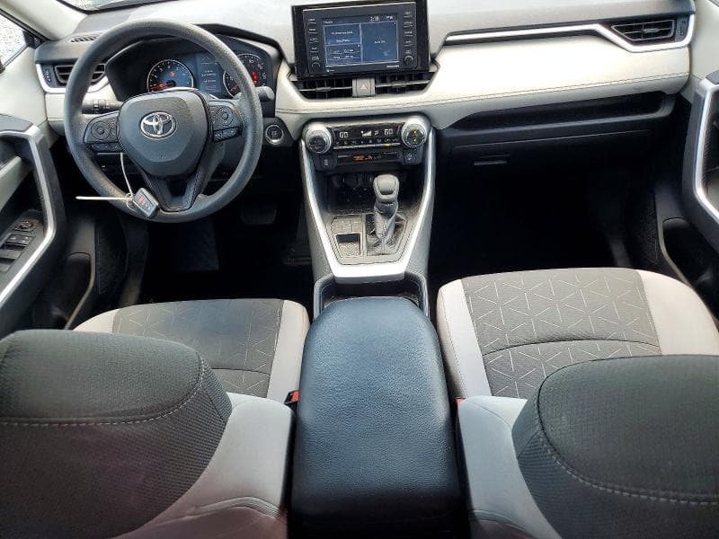 2021 TOYOTA RAV4 XLE 8