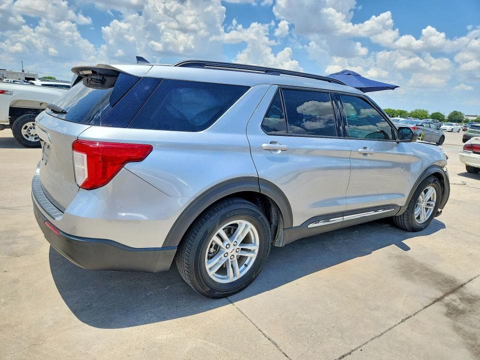 2022 FORD EXPLORER XLT 3