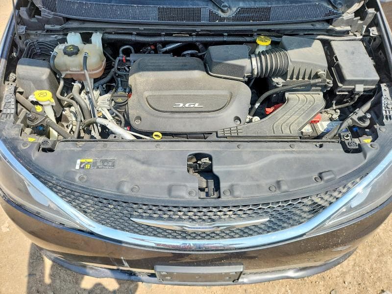 2018 CHRYSLER PACIFICA LIMITED LIMITED 12