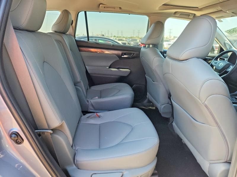 2024 TOYOTA HIGHLANDER LIMITED LIMITED 10