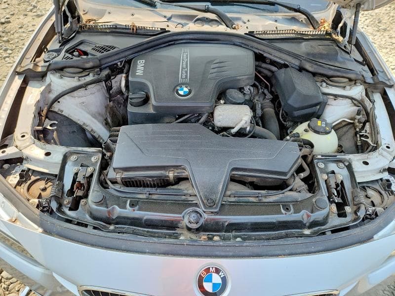 2016 BMW 320 XI 11