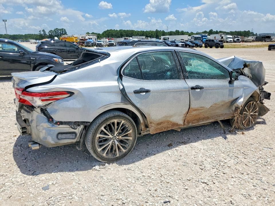 2019 TOYOTA CAMRY SE SE 3