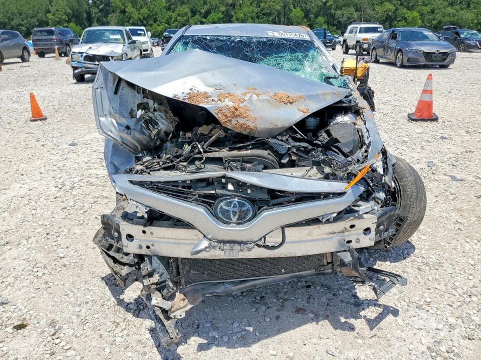 2019 TOYOTA CAMRY SE SE 5
