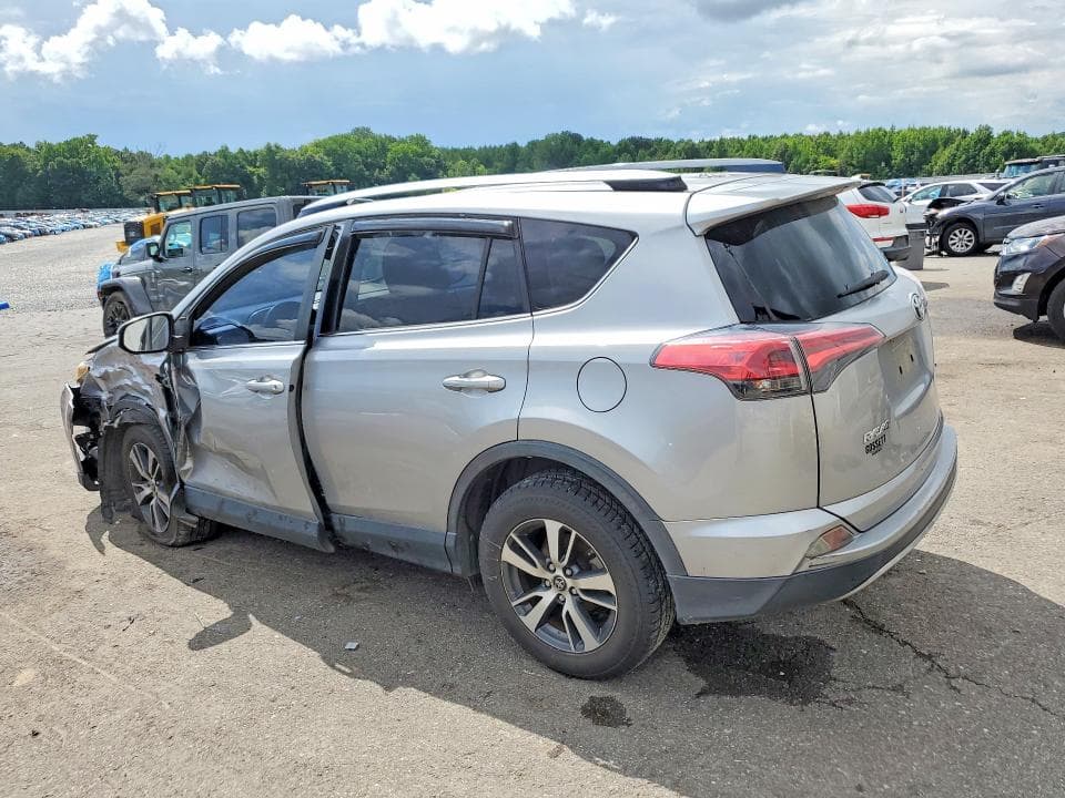 2018 TOYOTA RAV4 XLE 2