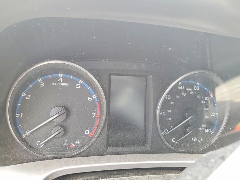 2018 TOYOTA RAV4 XLE 9