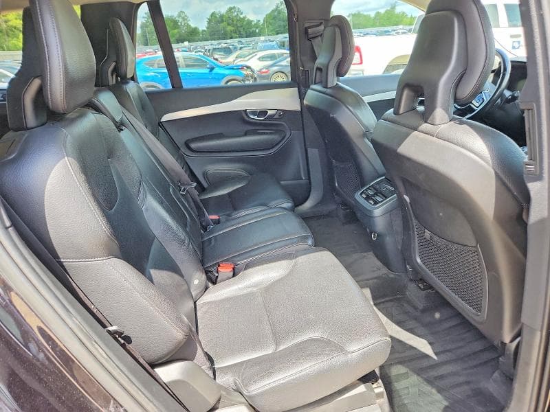 2017 VOLVO XC90 T6 11