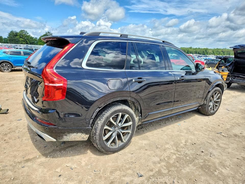 2017 VOLVO XC90 T6 3