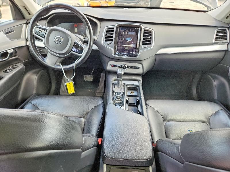 2017 VOLVO XC90 T6 8
