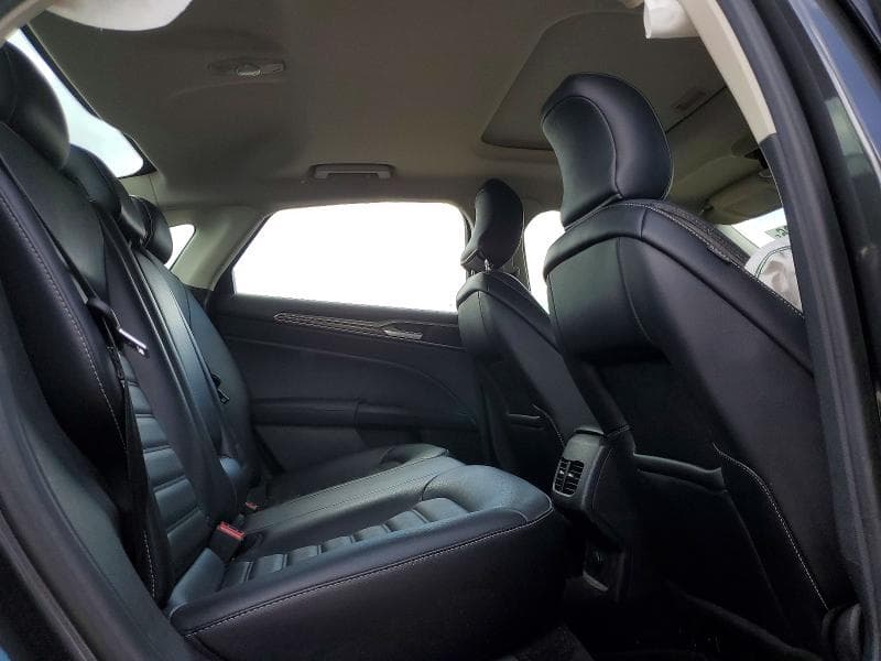 2017 FORD FUSION SE 10