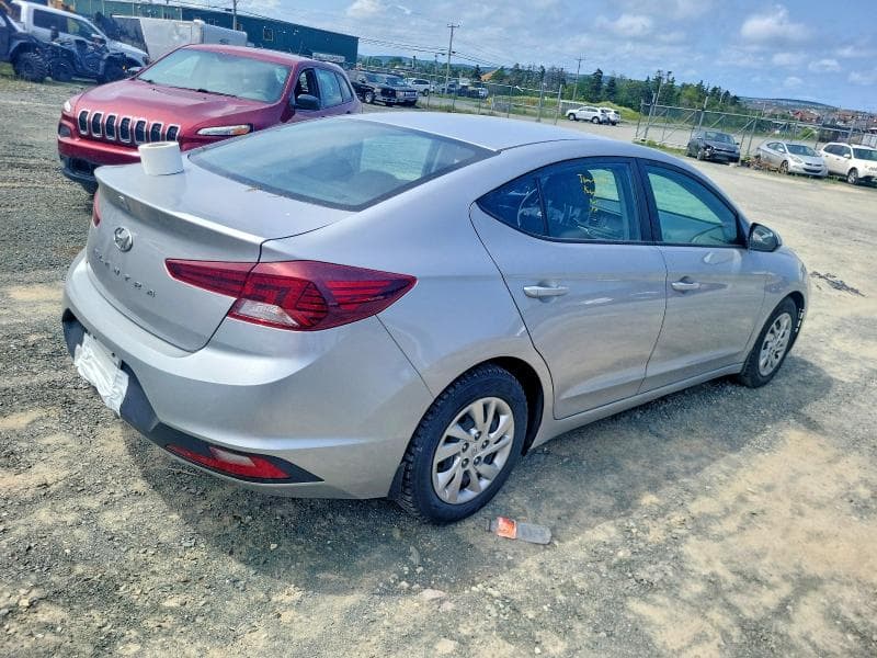 2020 HYUNDAI ELANTRA SE SE 3