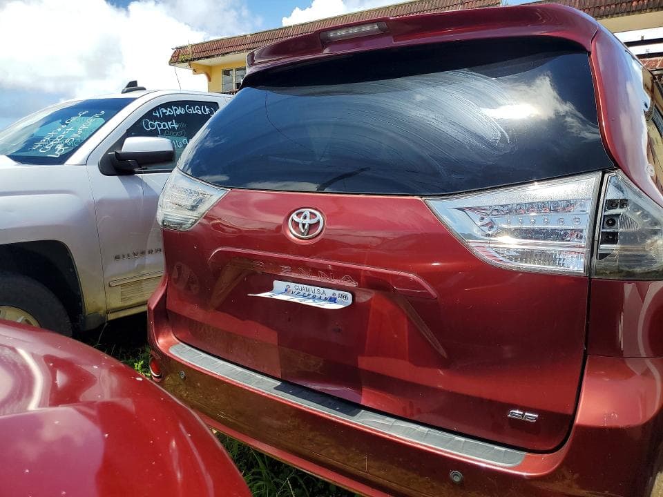 2019 TOYOTA SIENNA SE 8-PASSENGER SE 8-PASSENGER 6