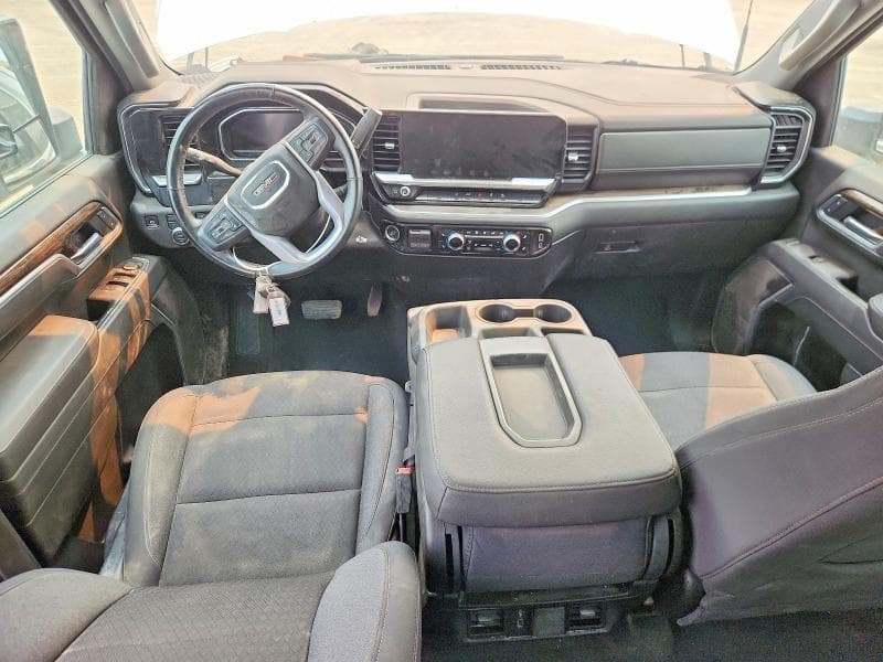2025 GMC SIERRA K3500 SLE 8