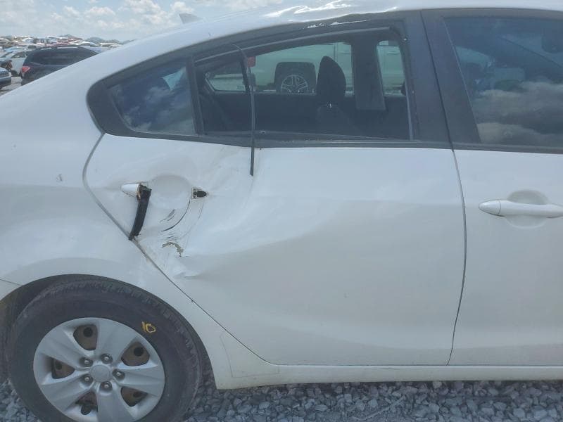 2017 KIA FORTE LX 10