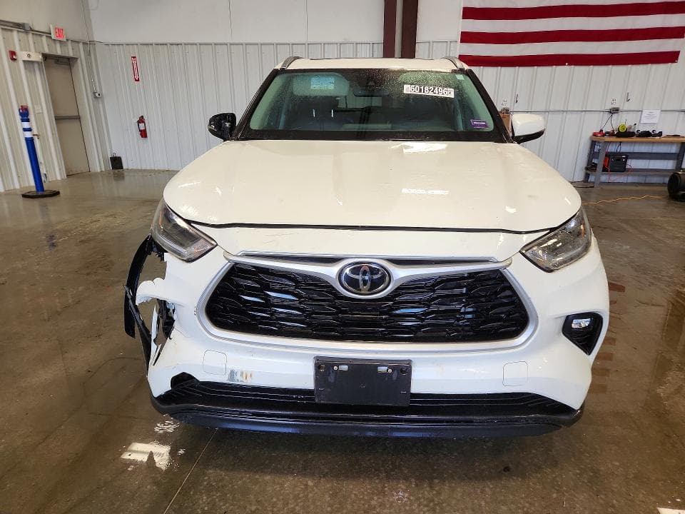 2021 TOYOTA HIGHLANDER XLE 5