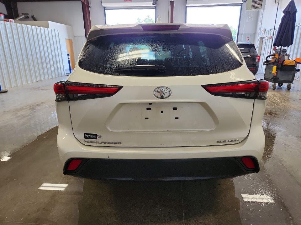 2021 TOYOTA HIGHLANDER XLE 6