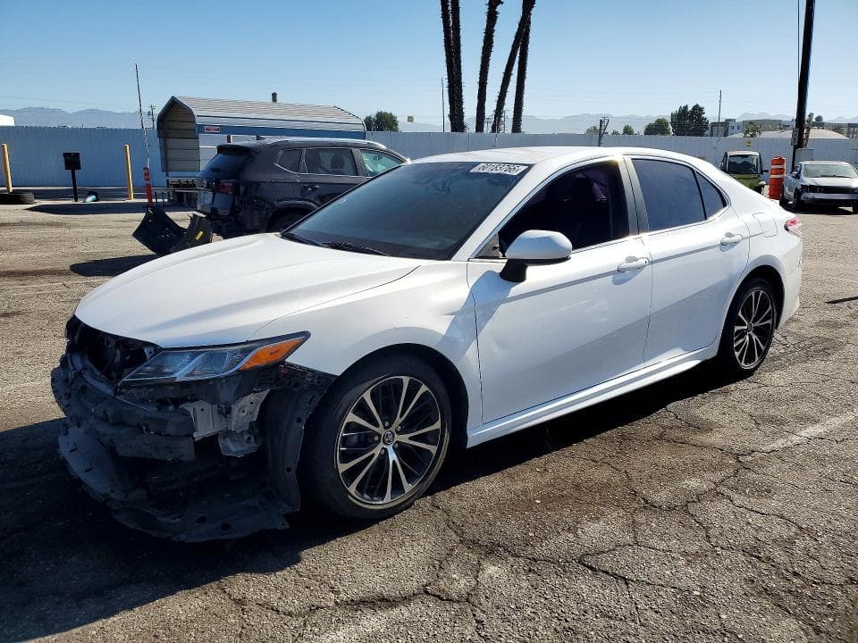 2018 TOYOTA CAMRY SE - 1