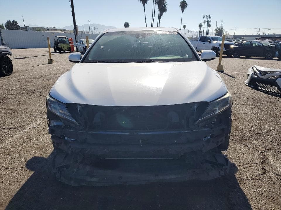 2018 TOYOTA CAMRY SE 5