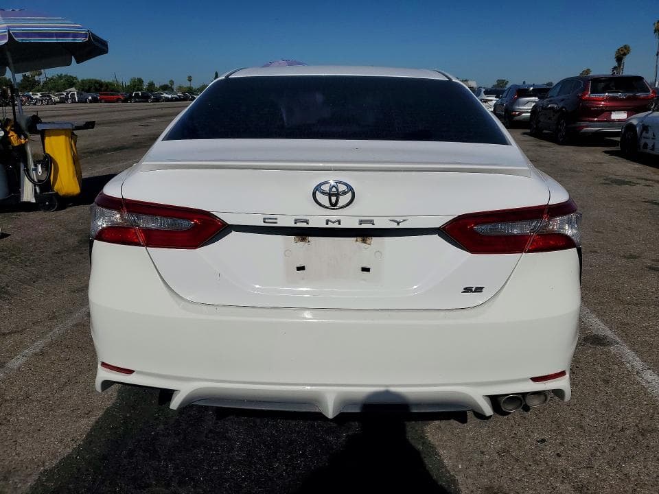 2018 TOYOTA CAMRY SE 6