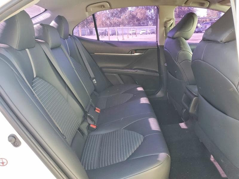 2018 TOYOTA CAMRY SE 10