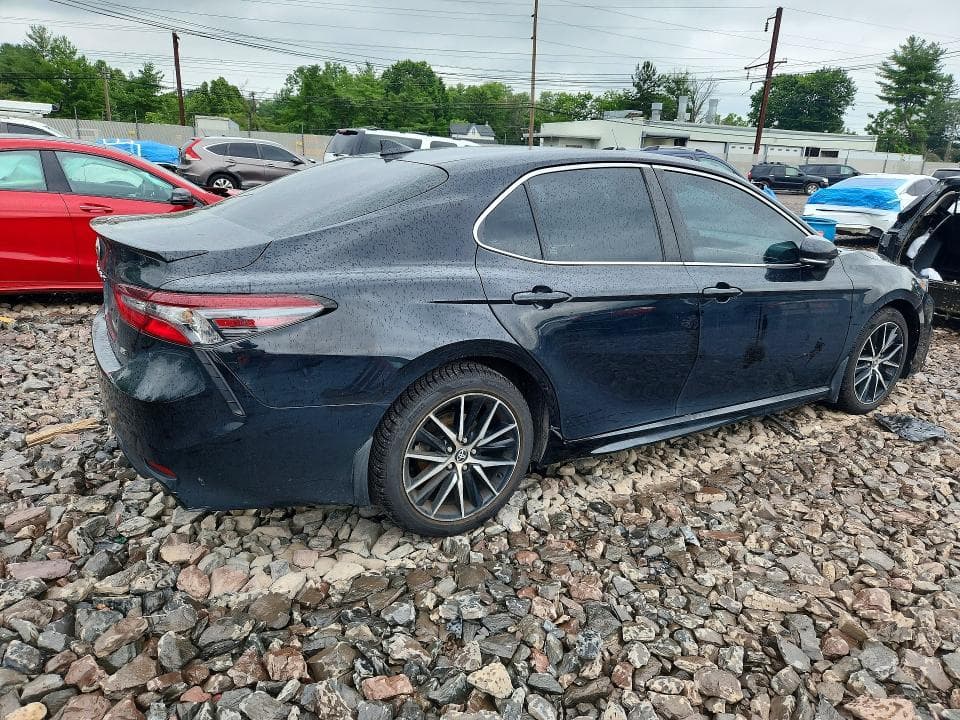 2022 TOYOTA CAMRY SE 3