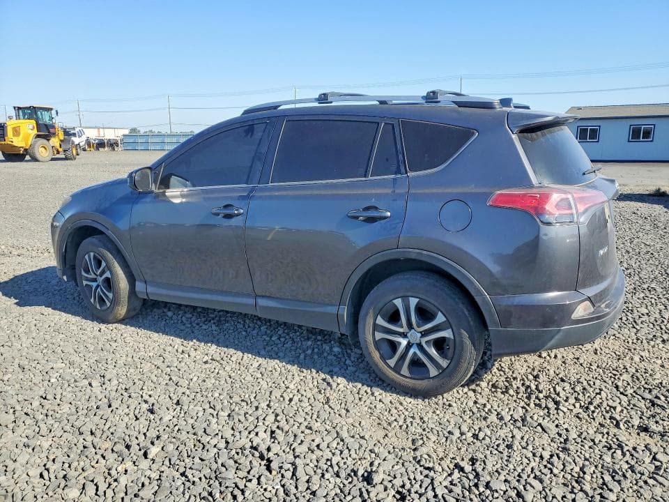 2018 TOYOTA RAV4 LE 2