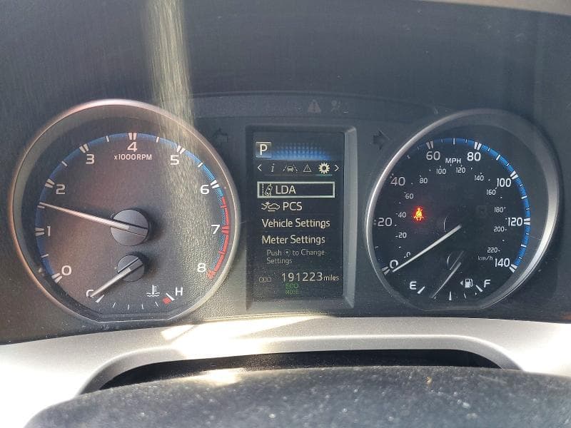 2018 TOYOTA RAV4 LE 9