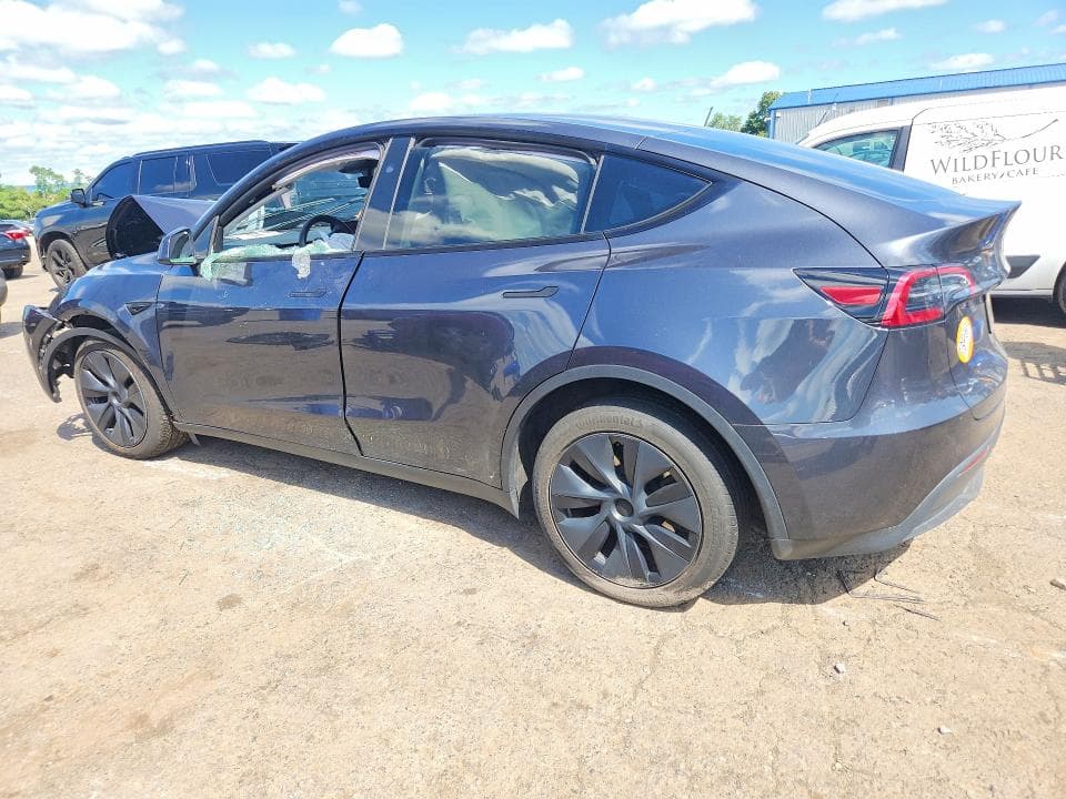 2024 TESLA MODEL Y 2