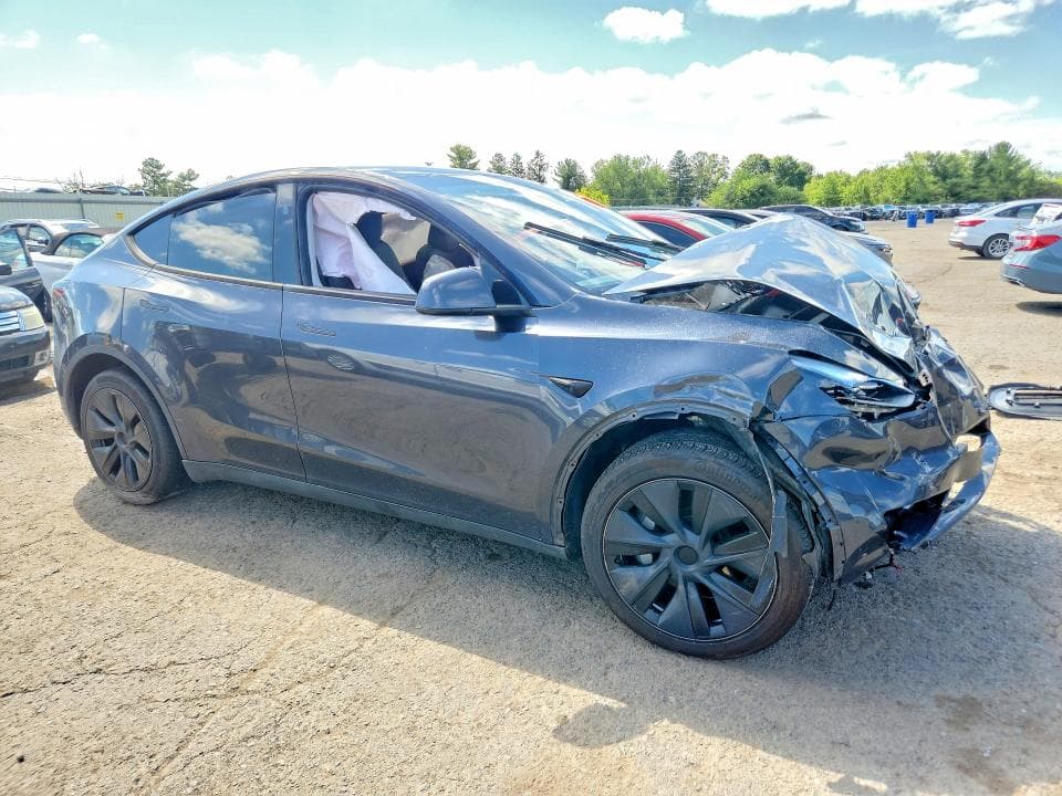 2024 TESLA MODEL Y 4
