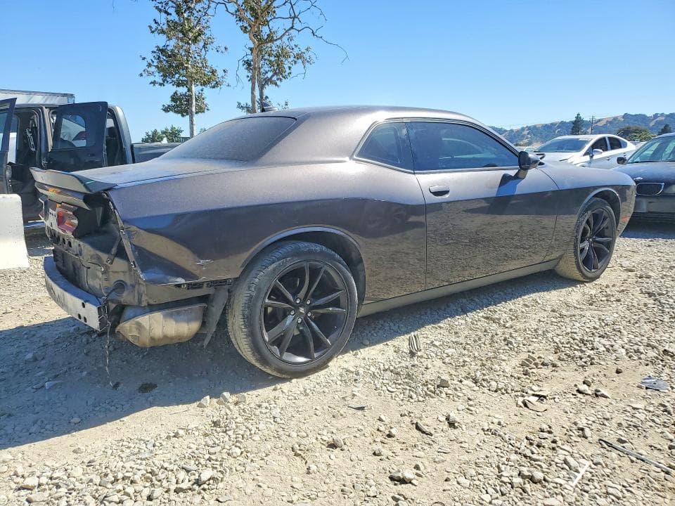 2017 DODGE CHALLENGER SXT 3