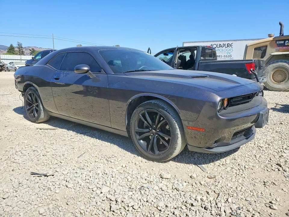 2017 DODGE CHALLENGER SXT 4