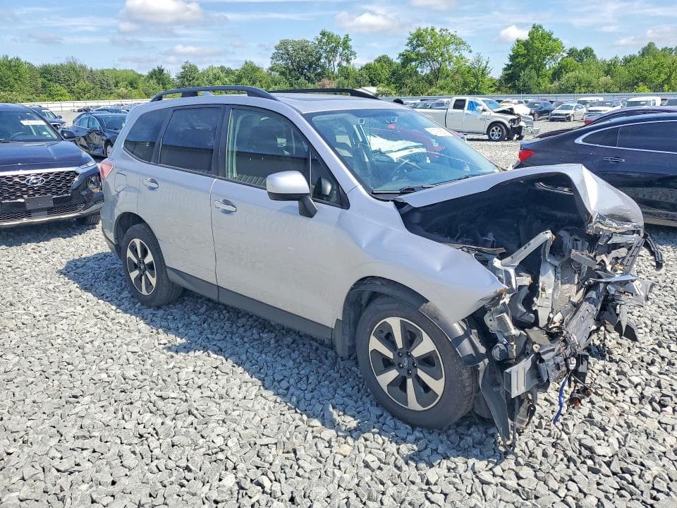 2017 SUBARU FORESTER 4