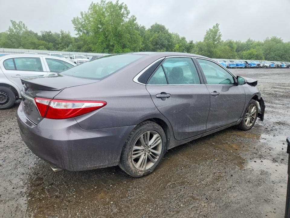 2017 TOYOTA CAMRY SE SE 3
