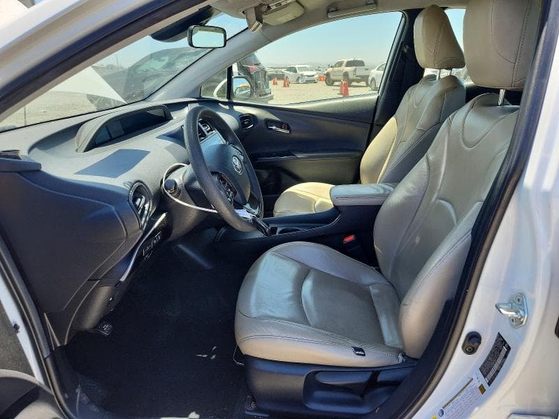 2021 TOYOTA PRIUS LE 7